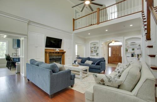 Lauderdale County House | Spacious Rural Getaway in Lexington with Deck!