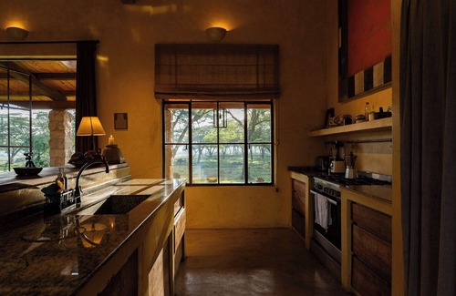 Naivasha House | Spacious safari villa with 3 suites, gardens, and wildlife views on Lake Naivasha.