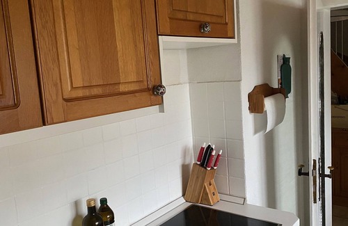 Straubing House | Spacious semi-detached house with exclusive use of the garden