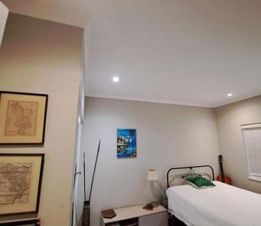 Stellenbosch Villa | Spacious Sunny home in secure leavy area