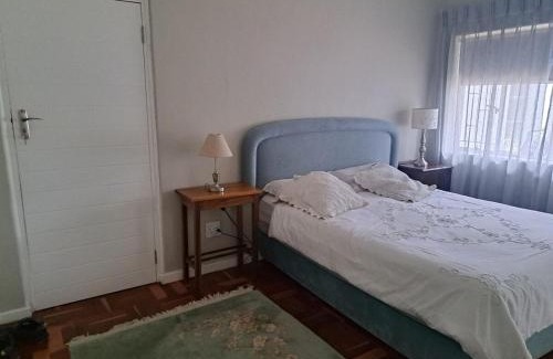 Stellenbosch Villa | Spacious Sunny home in secure leavy area