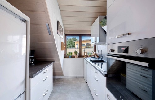 Maichingen Apartment | Spacious Three-Room Maisonette Apartment 100 sqm