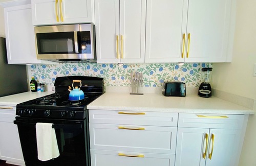 Jefferson House | Spacious, updated home with large deck 10 minutes from downtown!