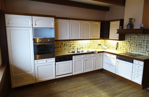 Fuegen Apartment | Spacious vacation apartment for 10-12 people 500m from the Spieljochbahn