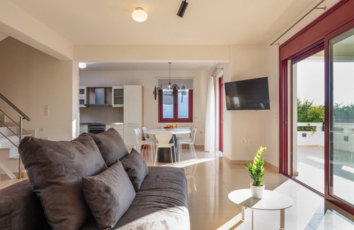 Skouloufia Villa | Spacious villa, fully restored, with heated pool