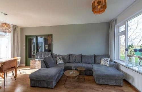 Callantsoog Villa | Spacious Villa with garden