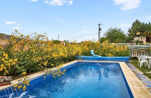 Porzuna Villa | Spacious villa with pool in Porzuna - 90 m² and mountain view