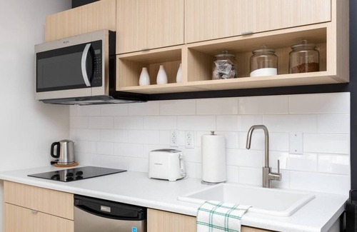 Northeast Edmonton Apartment | Sparkling Clean Comfortable Oasis in Highlands