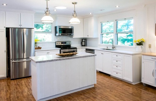 Muskoka Lakes Cottage | Spectacular, Bright, Clean, Modern Family Cottage On Lake Muskoka