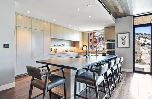 Empire Pass Condo | Spend the Holidays Here! Ski-in/Ski-out, 3-Bedroom plus Den, Luxury Condo!