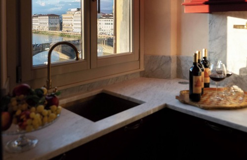 Santo Spirito Apartment | Splendid waterfront views in central Florence, wine tasting included!