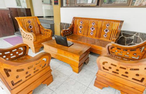 Surabaya Hotel | SPOT ON 93894 Jamil Homestay Syariah