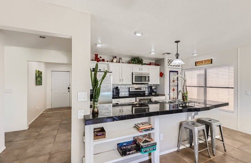 Maryvale Village House | Spring Training, Westgate, Football, & Nascar all close by