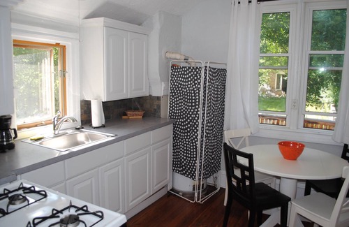 Mapleton Hill Apartment | Spruce Street hideaway