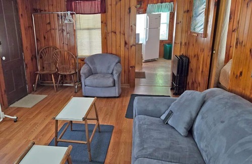 Gilford House | Squaw Lakefront Cottage minutes from Bank of NH Pavilion