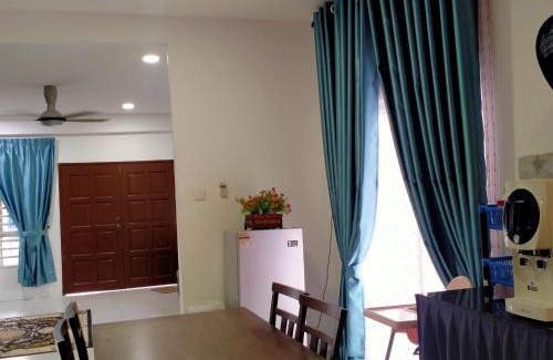 Tanjung Karang House | Sri Manik Guest House Tanjung Karang