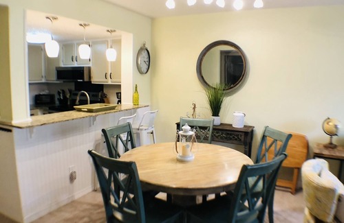 St. Augustine Beach Condo | St Augustine Beach Island Escape 2 bed,2 bath,1st floor condo steps to the beach