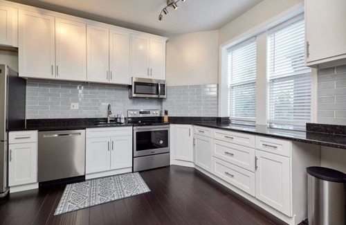 Central West End Apartment | St. Louis 2BD/2BA, Forest park, BJ hospital, & CWE Fl 2