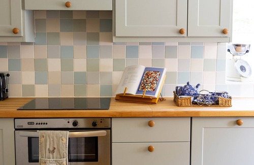 Sutton Cottage | Stable Cottage - a super cottage sleeping 2 guests