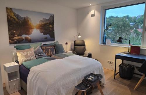 Au/Unterer Wert/Franzosisches Viertel House | Stadtnahes Gästezimmer im Penthouse bei Esi