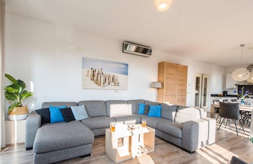 Nes Apartment | Staetige Dames 2, a spacious apartment (second floor) in the centre of Nes.
