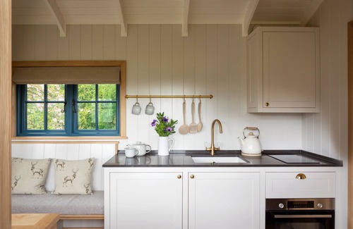 Baslow Cottage | Stag Shepherd's Hut/Chatsworth Estate
