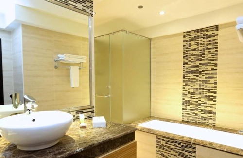 Al Zahiyah Apartment | Standard Double Or Twin Room Near Abu Dhabi Mall By Luxury Bookings