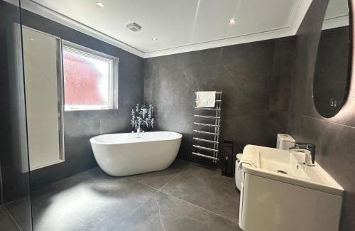 Blackpool House | Stanley House - Luxury 6 Bed, Free Parking