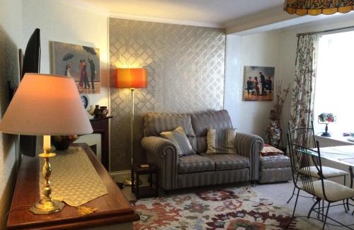 Folkestone House | STAPLEHURST COTTAGE