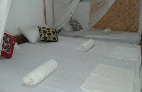 Pottuvil Division 2 Hotel | Star Rest Beach Hotel Arugambay