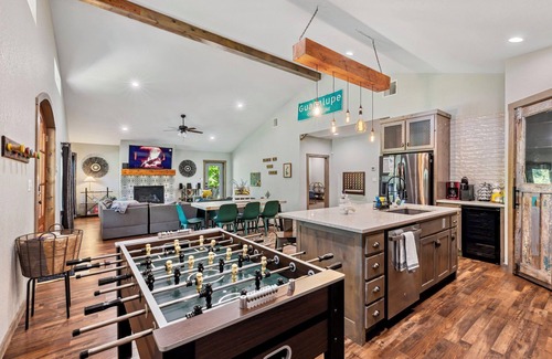 Mineola House | Stargazer Waterfront Luxe Retreat ✨Sand Beach 🎣Awesome Fishing🔥Campfires🛶Kayaks