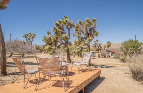 Yucca Valley House | Stargazing - Cowboy Pool - Spa - Firepit - Views - Hike