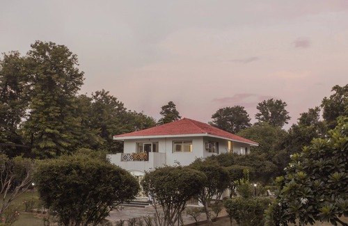 Taoru Villa | Starlit Solace - A 3bhk luxury villa with pool in Gurgaon by The Party Citadel