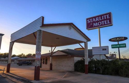 West San Antonio Hotel | Starlite Motel