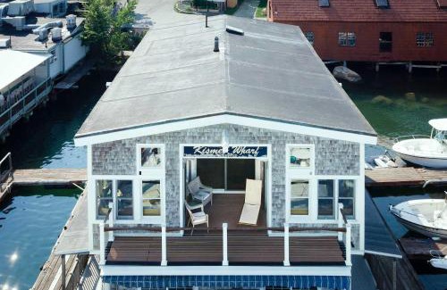 Gloucester House | Stay at The Neck