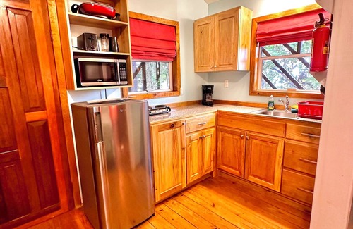 Antoneys Cay Apartment | Stay & Dive! Ocean front, Cozy Casita steps to the waters edge!