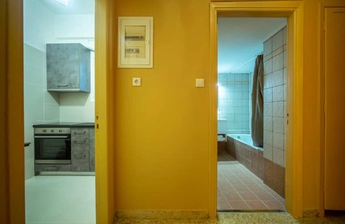 Athens Apartment | "stay-in-art", Central Athens Comfy Cultural Flat 3is