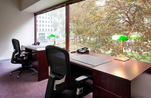Downtown Oakland House | Stay in our downtown hotel in Oakland, CA
