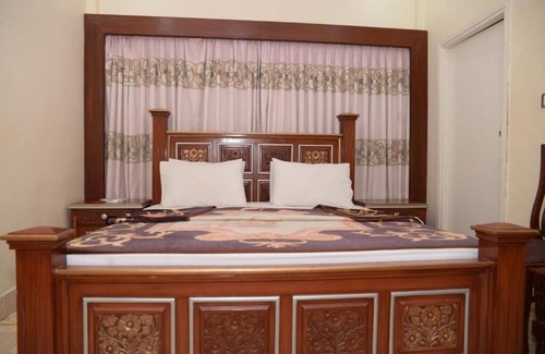 PECHS House | Stay Inn Guest House