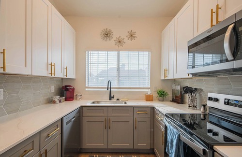 North Scottsdale Apartment | Stay Near TPC & Fairmont Princes | Pool | Parking
