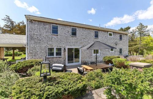 Pocasset House | Stay On The Cape Vacation Rentals: Immaculate Home 2 Acres Short Walk To Beach