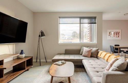 Belmont Apartment | Stay Portland - The Mid-Century Cabin in Portland - Thrift & Eat