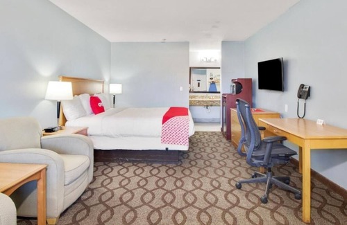 Ingleside Hotel | Stay Steps from Texas Aquarium + Outdoor Pool & Free Breakfast