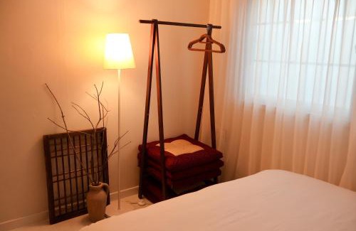 Seogang-dong Apartment | Stay Yeobaek,2BR,1BA - 2min to Hongdae, 5mins to Sangsu station