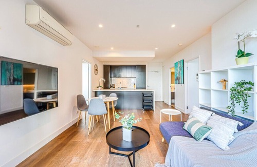 Box Hill Apartment | StayAU Stylish 2BR Central Box Hill