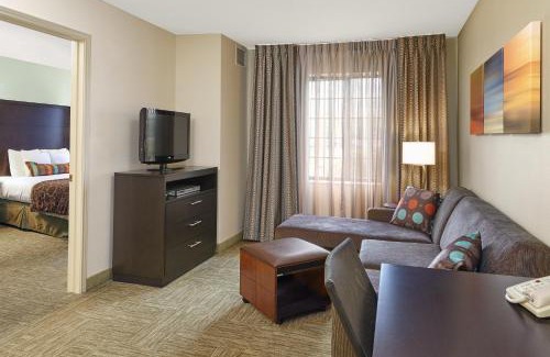 Glenview Hotel | Staybridge Suites Glenview by IHG