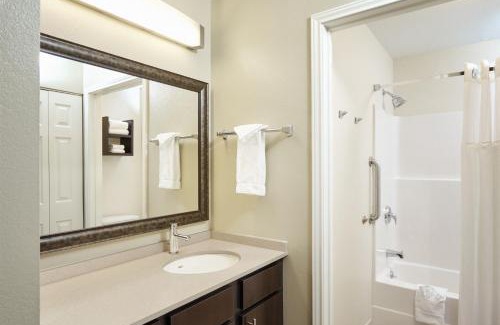 Glenview Hotel | Staybridge Suites Glenview by IHG