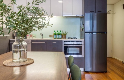Brunswick Apartment | StayCentral - Brunswick Loft - Michael Street, Brunswick - 1 Bedroom, 1 Bed, 1.5 bathroom, 1 Parking, Pet Friendly