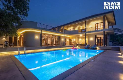 Awas Villa | StayVista at Casa Frangipani - Lawn & BBQ