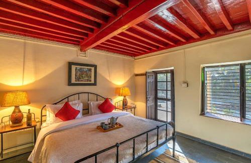 Dharamshala Villa | StayVista at Tea House 2BR with fragrant tea gardens in Dharamshala
